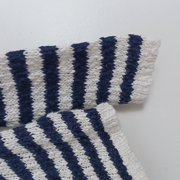 ✨3/$25✨Girls H&M Navy/White Striped Cardigan - M (8/10) - Picture 5 of 8